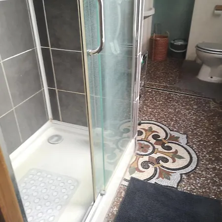 2 Bedroom Center Ville 1st Floor Wifi Apartment *