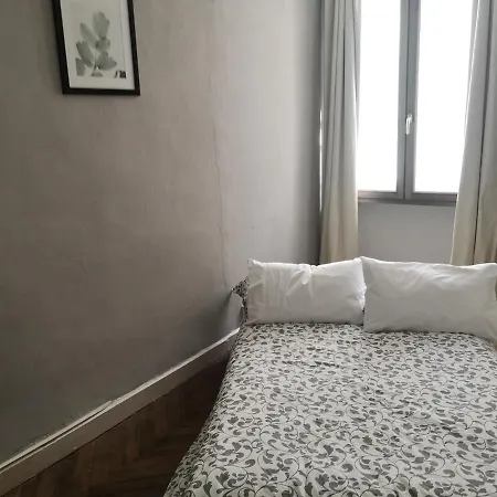 2 Bedroom Center Ville 1st Floor Wifi