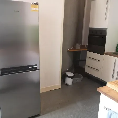 2 Bedroom Center Ville 1st Floor Wifi Apartment