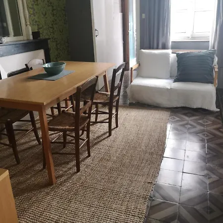 2 Bedroom Center Ville 1st Floor Wifi